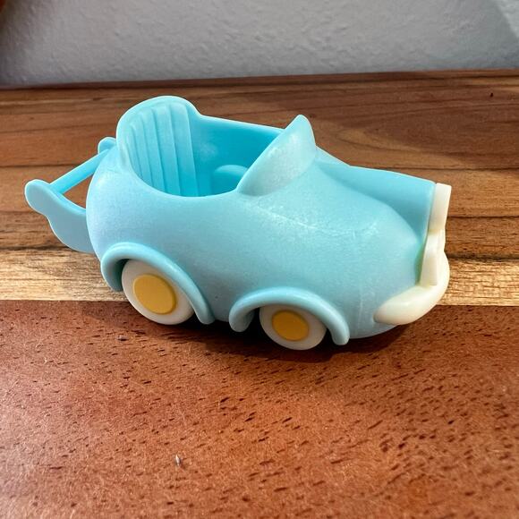 Calico Critters Penguin Babies Ride 'n Play Car and Woozdzeez Fox Prim Series 1 - Picture 2 of 10